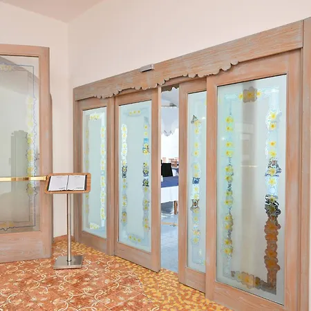 Av Isola Thermal Hotel