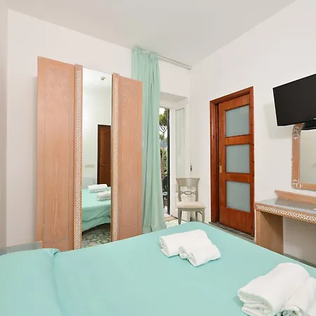 Av Isola Thermal Ischia